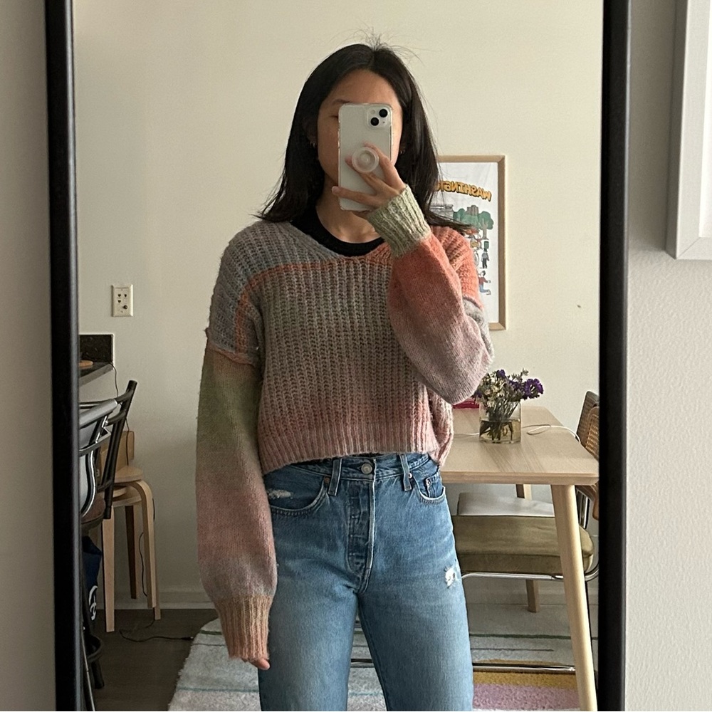 Colorful knitted cropped sweater